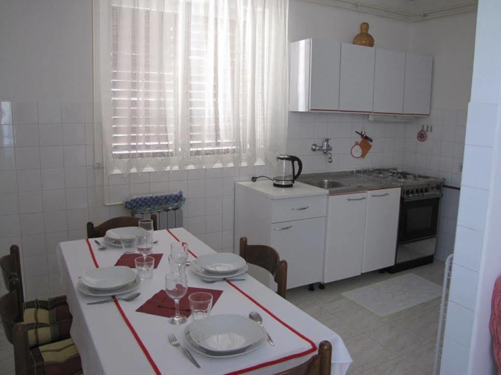Apartment Alice Pula Exterior photo